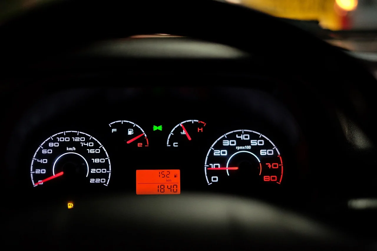 Lokalizator GPS dla firm — skuteczny monitoring zużycia paliwa