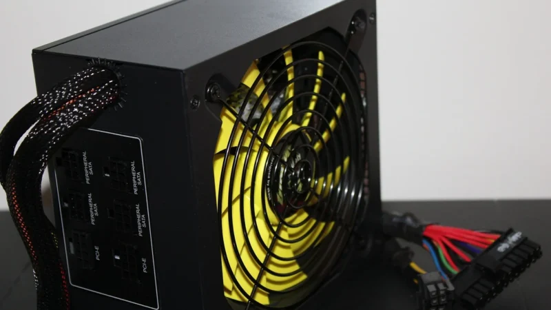 BitFenix Whisper M 650W (BPWG650UMAG9FM)