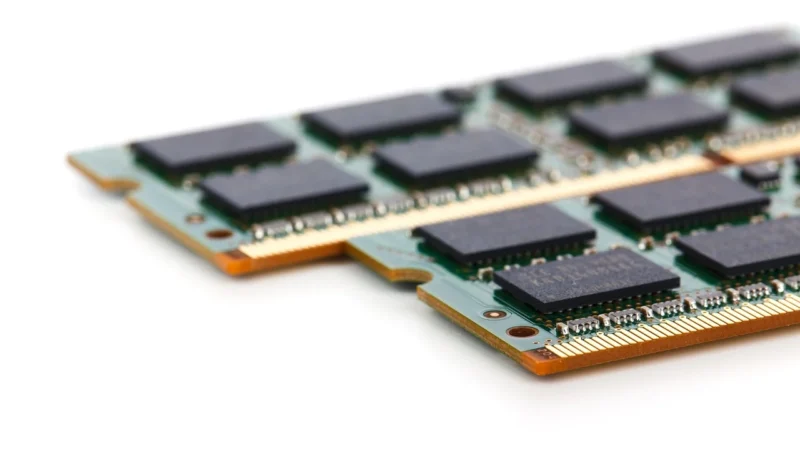 Corsair 8GB DDR4 (CMSO8GX4M1A2133C15)