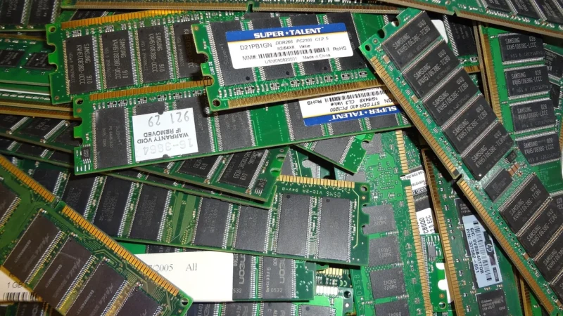 Crucial 16GB (2x8GB) DDR4 2400MHz CL17 (CT2C8G4S24AM)