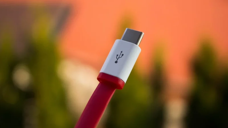 CSV-1564W100 Stacja dokująca USB-C 3.2 Gen1 PD 100W HDMI DP VGA MST