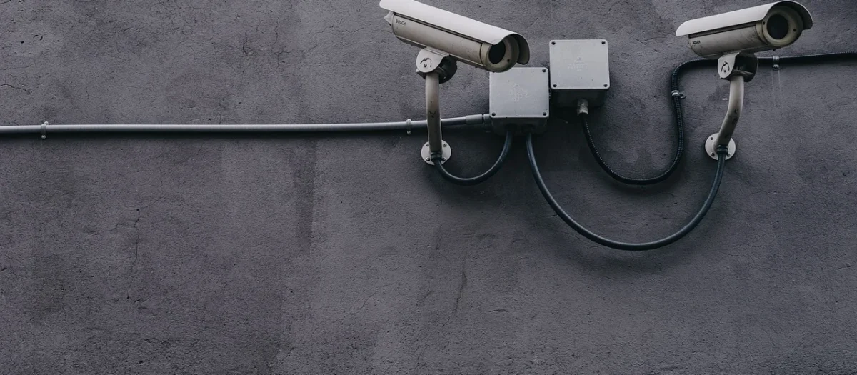 Hikvision Ds-2Cd2A25G0/P-Izs 2.8-12Mm/Ir40/Ip67/12V/Poe/Lpr (DS2CD2A25G0PIZSHIKCONNECTEASYIP)