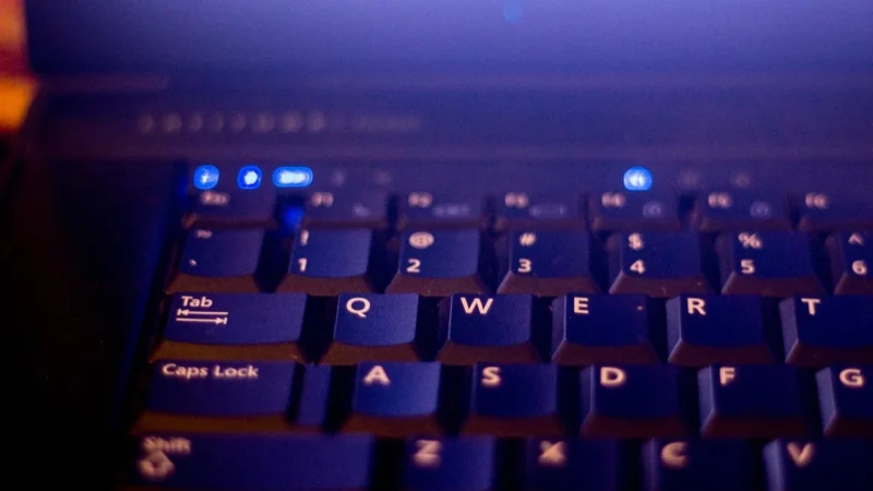 Logitech Wireless Illuminated Keyboard K800