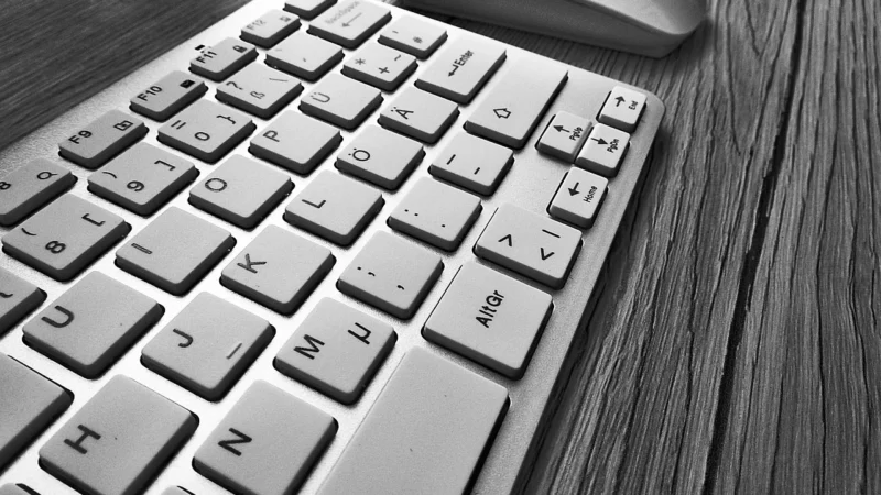 Logitech Zestaw klawiatura + mysz membranowa 920-008678 (USB 2.0; (BE); kolor czarny) (920008678)