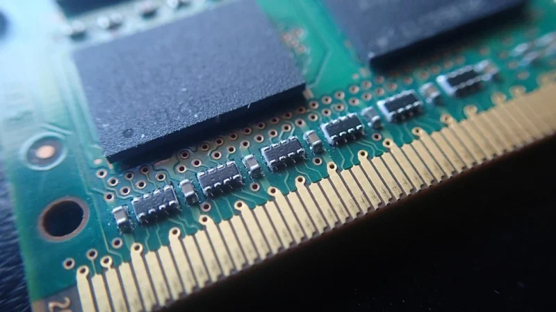 Samsung 2GB DDR3 (M391B5773DH0YK0)