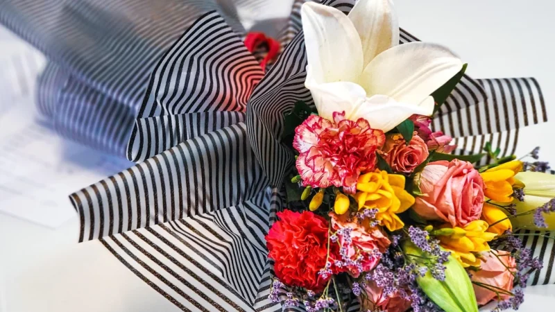 Trendy w opakowaniach florystycznych – od klasyki po ekologiczne innowacje