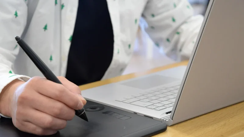 Wydawnictwo Strefa Kursów Kurs CorelDRAW X5 esencja