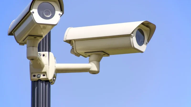Yale Domowy Monitoring Cctv Z 4 Kamerami Hd 1080P Dvr 1Tb (Sv4C4Abfx2)